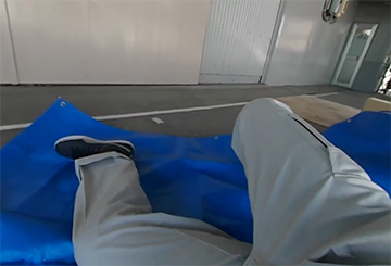 自転車安全運転VR、車間を詰めての追突事故