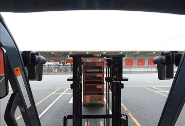 落下事故VR、高所作業者への急な呼びかけ