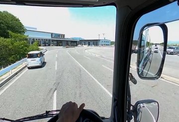 トラック、トレーラー、VR