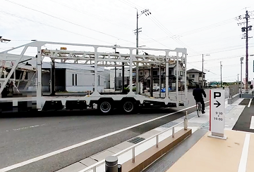 トラック、トレーラー、VR